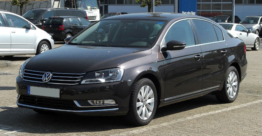 Službenim automobilom išla u Tuzlu na pogreb majci koja je još živa?