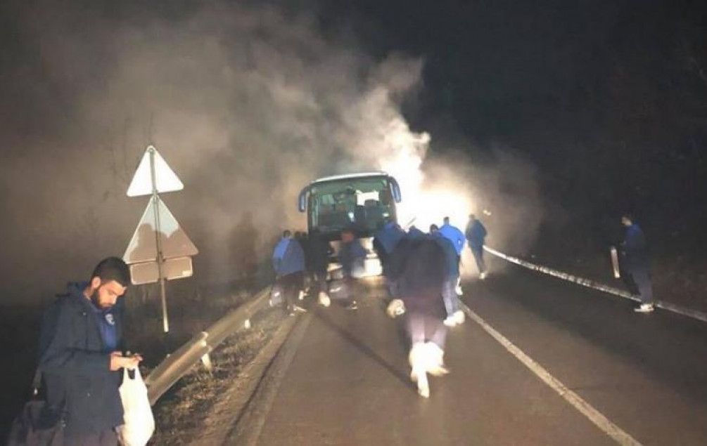 Zapalio se autobus u kojem su bili nogometaši Radnika
