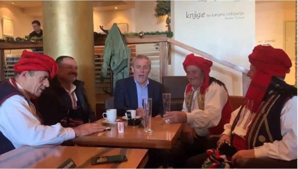 Bandić s Gruđanima zapjevao gangu