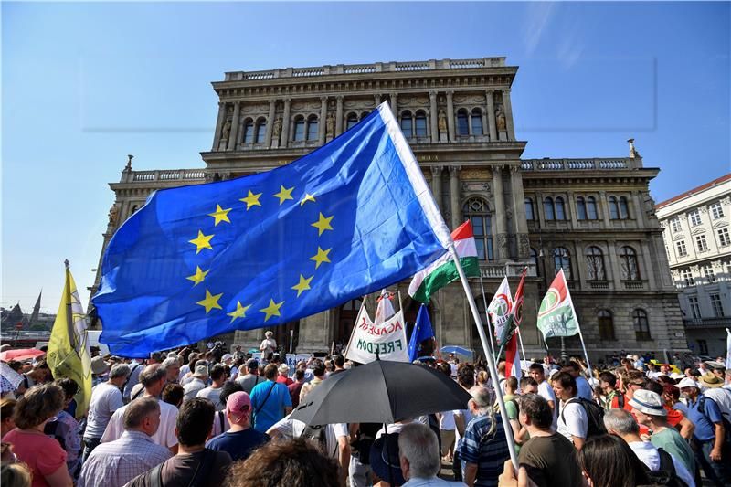 Orbanova vlada želi kontrolirati i kazališta