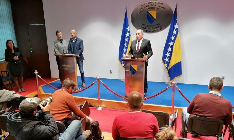 Vučjak službeno zatvoren, migranti u Blažuju u čistom i toplom prostoru