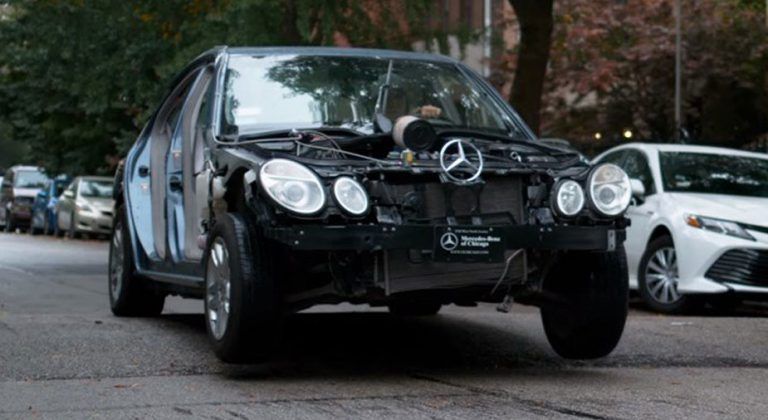 Pogledajte šta se dogodilo kada je neprilagođenom brzinom preletio preko ležećeg policajca