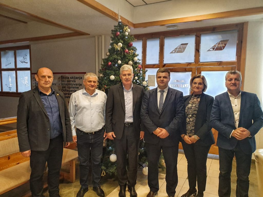 Kupres: Sastanak i druženje Čovića sa članovima predsjedništva središnjih Udruga proisteklih iz Domovinskog rata HVO-a HB
