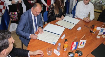 POTPISANA POVELJA Sinj i Posušje postali prijateljski gradovi