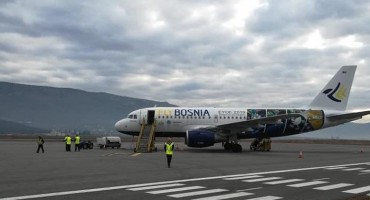 Prvi avion FlyBosnie sletio u Mostar, najavljena linija Mostar - Rim
