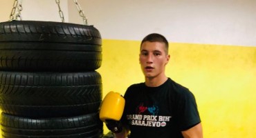 Juniorski prvak Albert Ugrinčić postao član kickboxing akademije 'Ilidža'