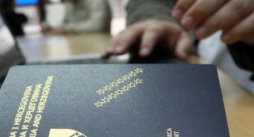 ILEGALNI BORAVAK Devet osoba protjerano iz BiH