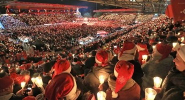 BOŽIĆNA BAJKA U BERLINU 28.000 navijača na stadionu pjevalo božićne pjesme