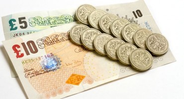 Dolar oslabio, funta ojačala nakon izbora u Britaniji