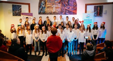 UZOR i 'Ivančice' oduševile Božićnim koncertom u Barama