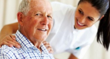 Koliko košta njegovatelj s Balkana: Neki spremni platiti i do 15 tisuća eura