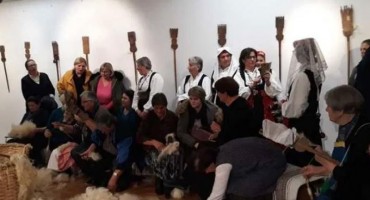 Livnjaci pokazali tradicionalni način obrade vune
