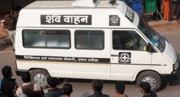 Preminula zapaljena žrtva silovanja u Indiji, uhićena petorica