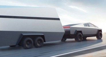 Teslin kamionet snimljen na ulici – kao da je sa druge planete