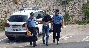 DRŽAVLJANIN BIH Uhićen za prodavanje droge na Pelješcu