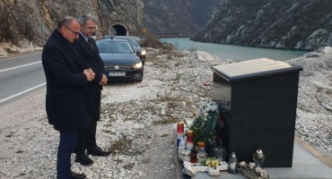 Hrvatski ministar odao počast poginulim mostarskim studentima