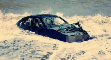 Policajac iz BiH ispao iz vozila i poginuo