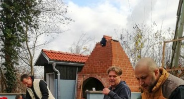 Hercegovci i Imoćani usred Stuttgarta odradili svinjokolju