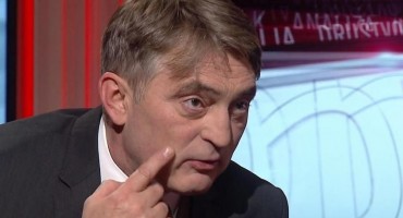 SBB POČASTIO KOMŠIĆA Bučni si vjetar u Izetbegovićevim gaćama i to svatko zna