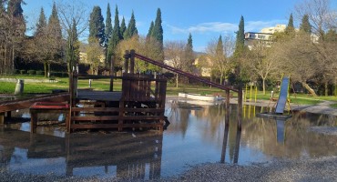 park Zrinjevac, kiša, Mostar, vrijeme, BIH, kiša
