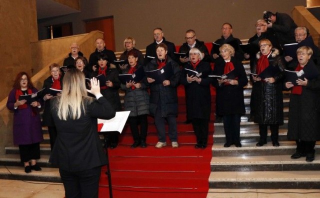 Pjevačko društvo 'Mirta' održalo koncert ispred Kosače