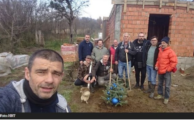 Zidar iz Zvornika pomogao ocu troje djece iz Hrvatske da izgradi kuću