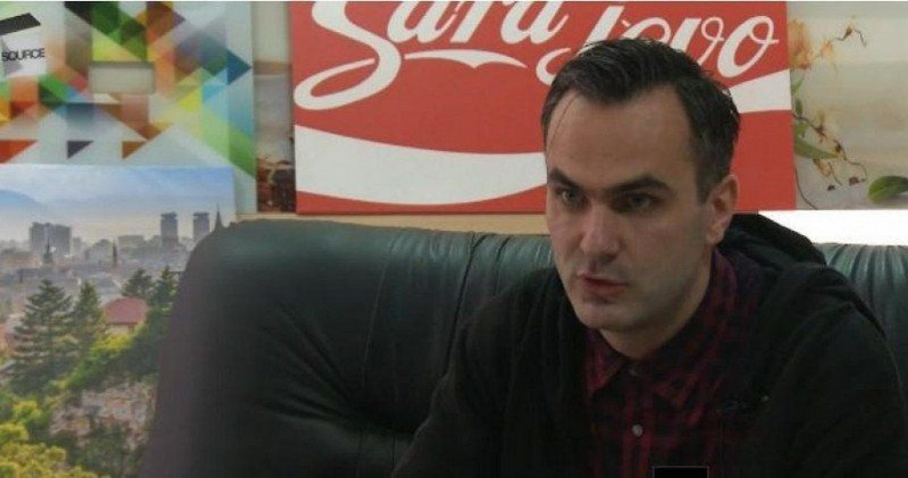 AMIR SIDRAN 'Glumi frajera, ima 33 godine, živi sa roditeljima, treća godina nekog fakulteta u Mostaru. I takvi mi pričaju o lošoj situaciji u državi'