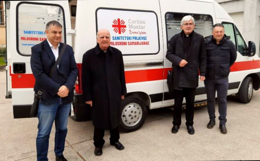 Mostarski Caritas dobio sanitetsko vozilo