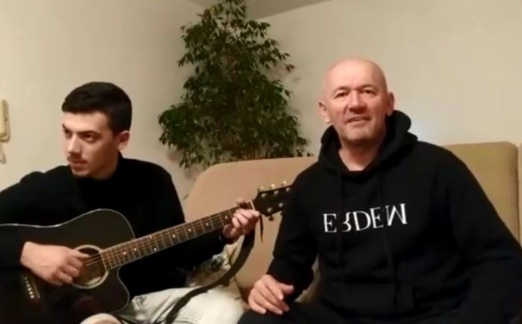 Hercegovački Luka Bulić ponovno oduševio izvedbom u čast rukometaša