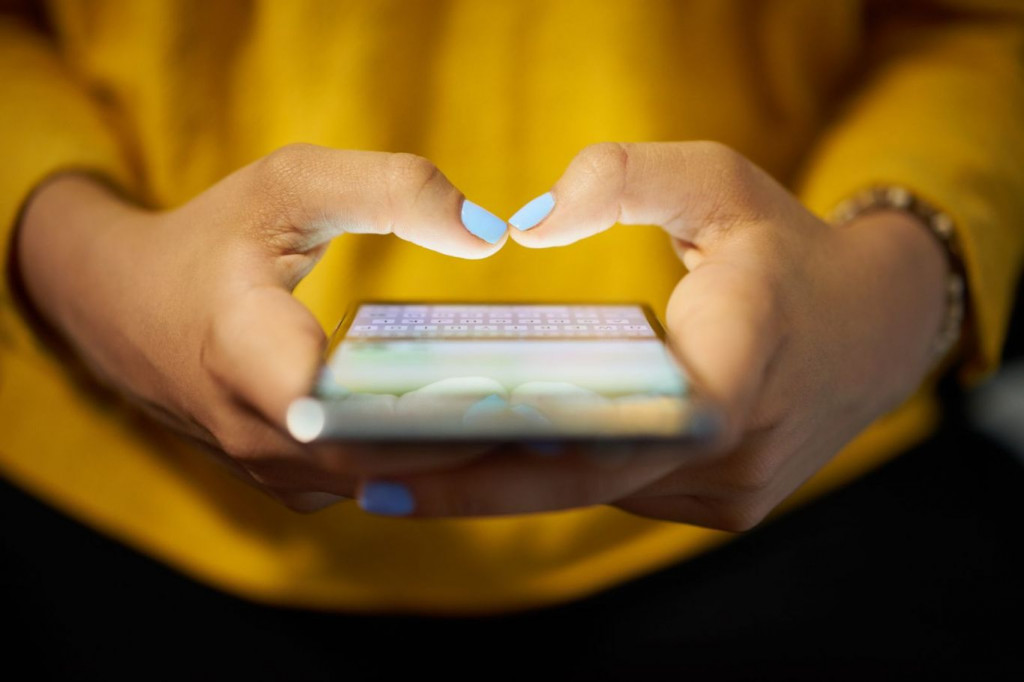 Predložen zakon koji bi zabranio korištenje i posjedovanje mobitela mlađima od 21 godine