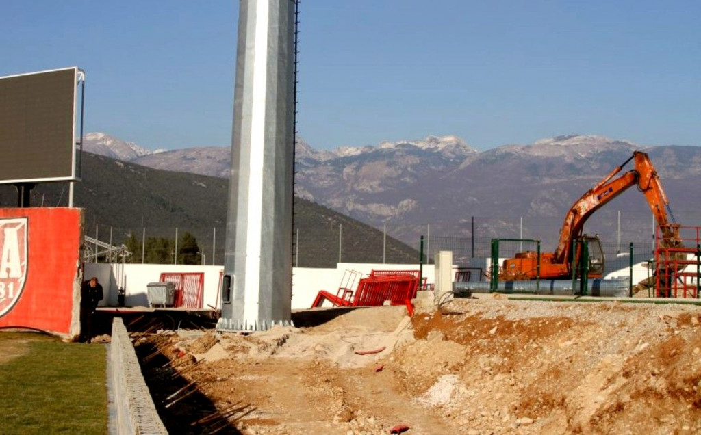 Stadion Rođeni dobio reflektore i novu navijačku tribinu