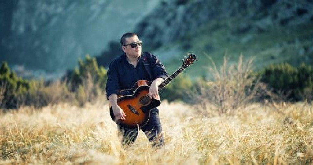 AKUSTIČNI KONCERT Spoj poezije pjesničkih velikana i glazbe, u izvedbi Sanela Marića Mare