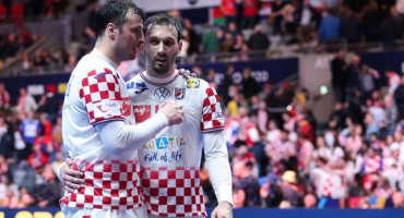 IZ SVLAČIONICE SE ORI MIŠO KOVAČ Evo kako Kauboji slave pobjedu