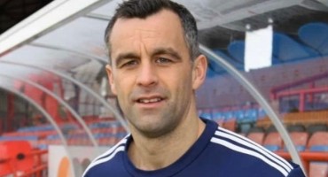 preminuo, chris barker