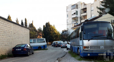 Bogdan Bus - Stari autobusi na vratima vrtića