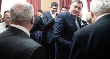 Dodik: Šta ćeš ti ovdje? Inzko: Ja sam Tito!