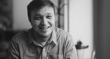 NIKADA GA NE BI PREPOZNALI Pogledajte kako je Edo Maajka izgledao 1996. godine