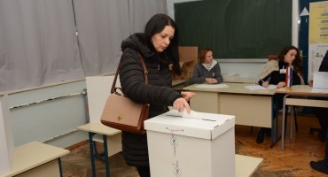 NOVI PODACI O IZLAZNOSTI Do 16.30 sati u BiH glasalo 28.327 birača