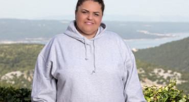 Maca je postala plavuša i izgleda bolje no ikad