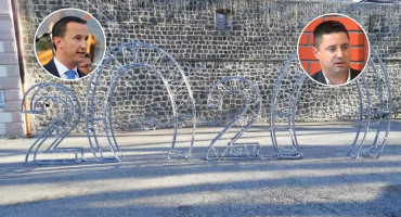 TREBINJE Postavili novogodišnje ukrase pa raspisali tender za nabavku?