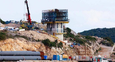 kinezi, Pelješki most