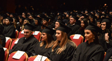 Pravni fakultet promovirao 444 diplomanta