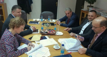 Potpisani ugovori za pripravnički staž u Županijskom poreznom uredu Livno