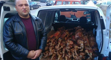 HERCEGOVAC GODINE Za Božić darivao najugroženije obitelji