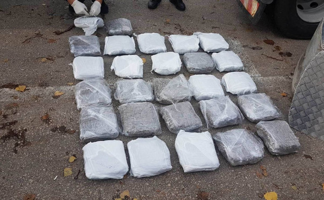 AKCIJA BUNA Kod Mostarca pronađeno 85 paketića u kojima se nalazio kokain, drogu prodavao iz zatvora