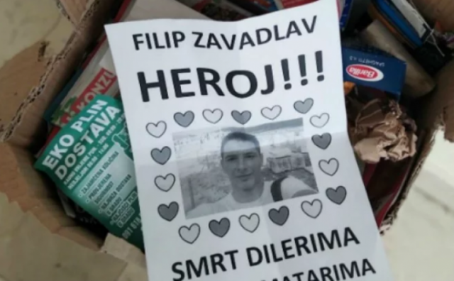 SLAVE UBOJICU U Splitu leci s porukama 'Filip Zavadlav heroj', 'Smrt dilerima i kamatarima'