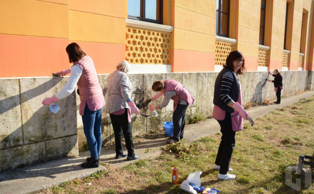 Gimnazija Mostar - grafiti