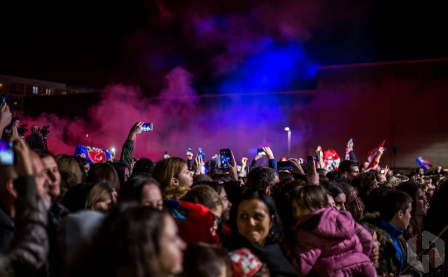 Više od 10.000 ljudi na spektakularnom dočeku u Mostaru