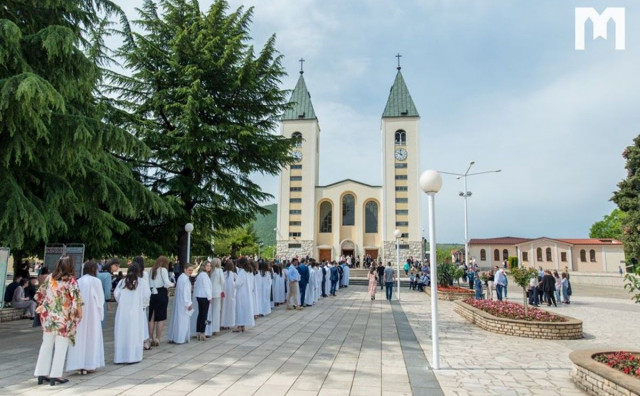 SLUČAJNO ILI NE Zašto u rasporedu dijeljenja sv. Krizme nema Međugorja