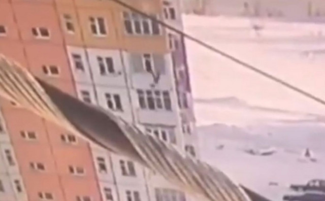 Žena preživjela pad s devetog kata u Rusiji